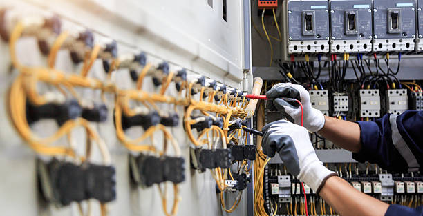 Professional Electrician technician working in Barneveld, WI